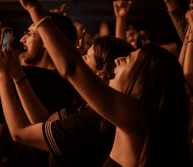 Crowd image