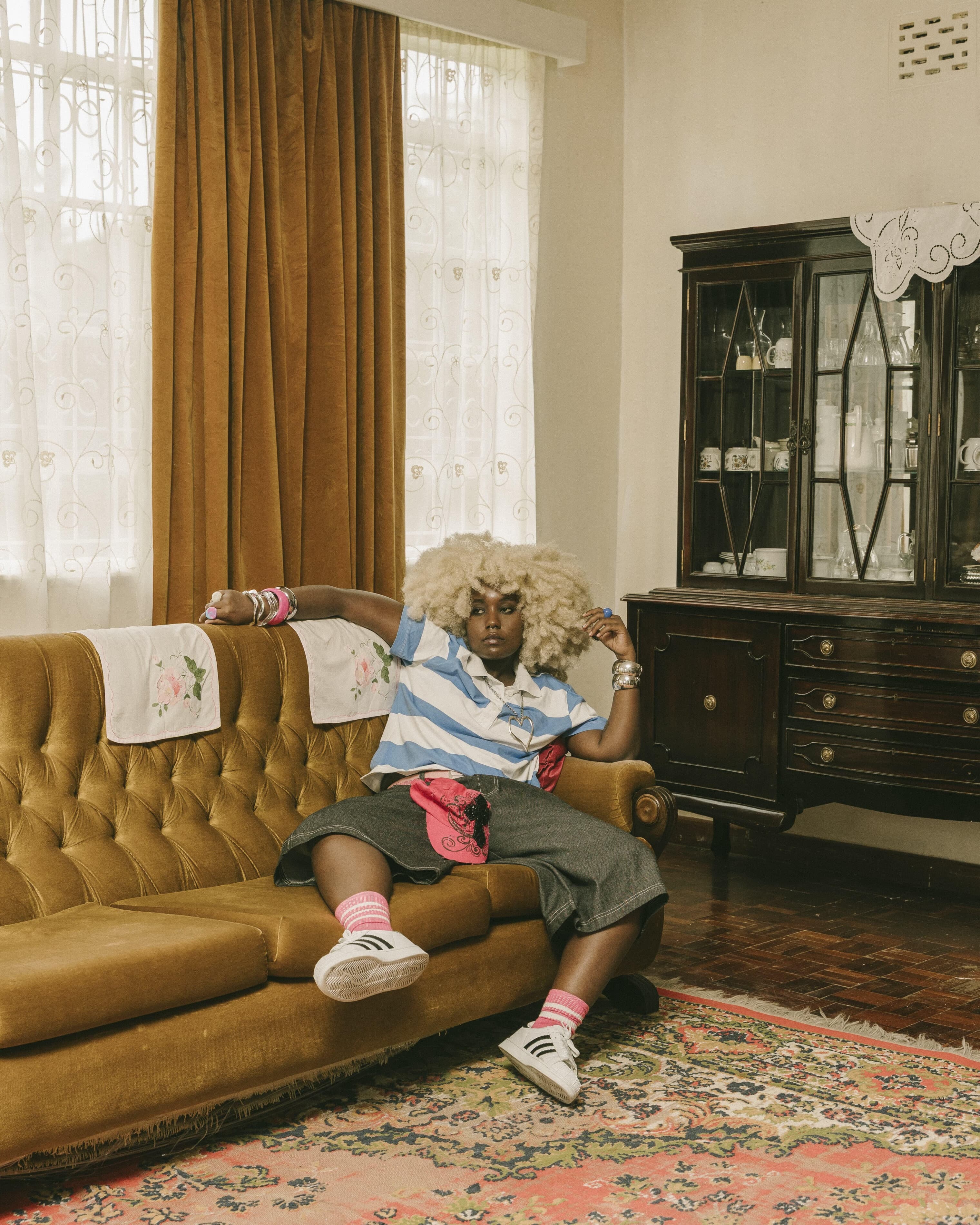 tg.blk – Clutch My Bag